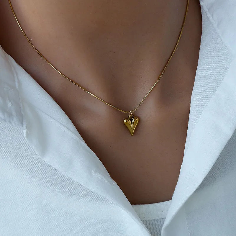 Amora Necklace